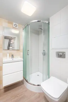 Łazienka w obiekcie Świętokrzyska 16 (E-G) by Homeprime