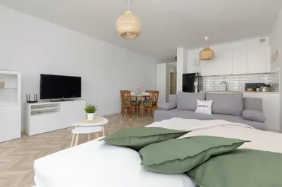 Kuchnia lub aneks kuchenny w obiekcie Ursus Sunny Studio for 4 Guests with Parking & Balcony by Noclegi Renters