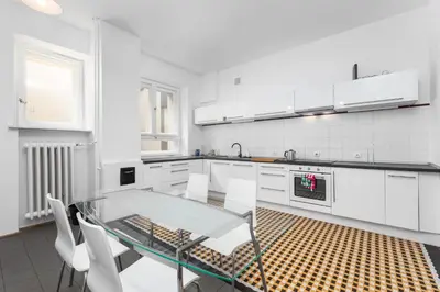 Kuchnia lub aneks kuchenny w obiekcie Marszałkowska 18 by Homeprime