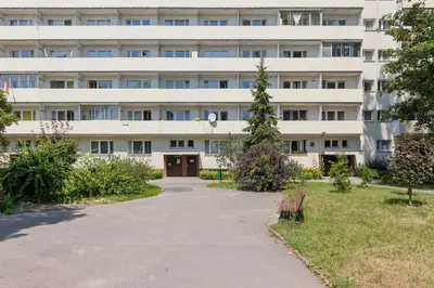Budynek, w którym mieści się apartament
