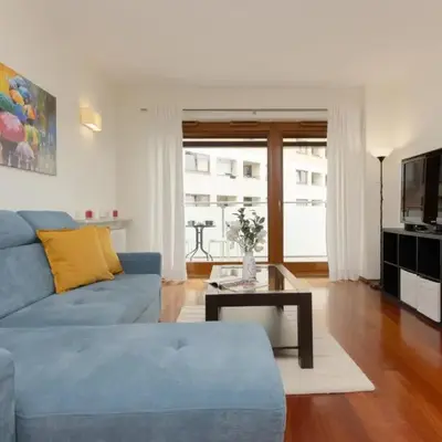 Apartment with Study Powstańców Śląskich by Noclegi Renters