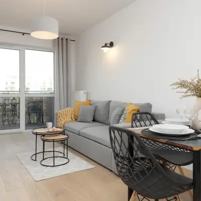 Modern & Bright Apartment with Parking and Balcony by Noclegi Renters