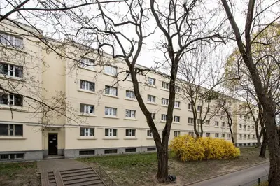 Budynek, w którym mieści się apartament