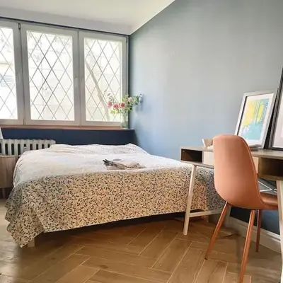 Apartment close to metro