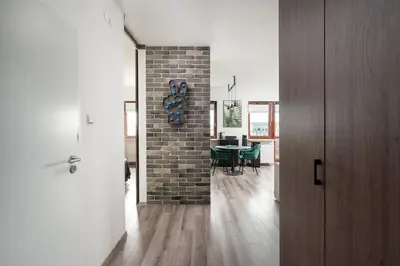 Plan piętra w obiekcie Wola Modern Apartment by BookingHost
