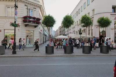 Goście zatrzymujący się w obiekcie Art Dreams Apartament Chmielna 14