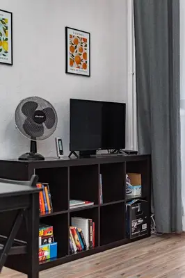 Telewizja i/lub zestaw kina domowego w obiekcie Siewierska 17 by Homeprime
