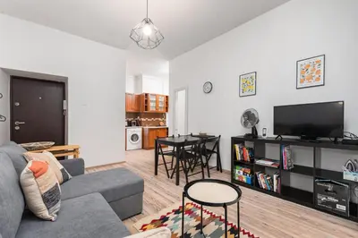 Telewizja i/lub zestaw kina domowego w obiekcie Siewierska 17 by Homeprime