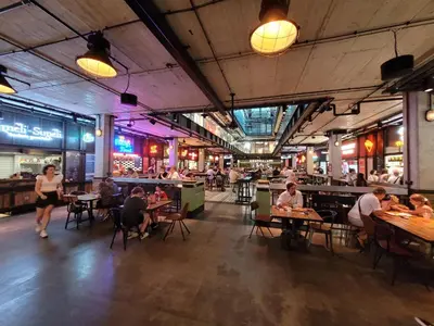 Restauracja lub miejsce do jedzenia w obiekcie Juliana Smulikowskiego 2