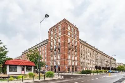 Budynek, w którym mieści się apartament