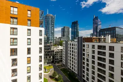 Widok na miasto Warszawa z tego apartamentu