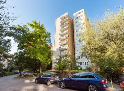Budynek, w którym mieści się apartament