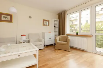 Część wypoczynkowa w obiekcie Warsaw City Center Żurawia by Noclegi Renters