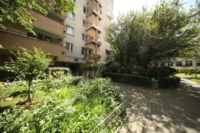 Ogród w obiekcie BRONCO APARTMENTS