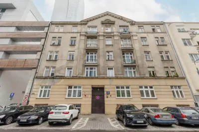 Budynek, w którym mieści się apartament