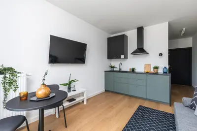 Telewizja i/lub zestaw kina domowego w obiekcie SuperApart Bokserska 71a MiniStudio - Blisko Lotniska Chopina