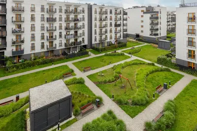 Ogród w obiekcie Cozy Apartment with Parking Bakalarska by Noclegi Renters