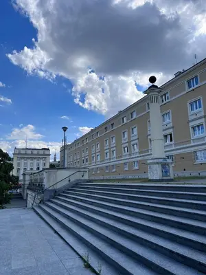 Budynek, w którym mieści się apartament