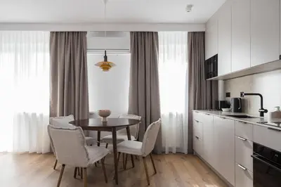 Kuchnia lub aneks kuchenny w obiekcie Metro Kabaty Elegant Apartment by BookingHost
