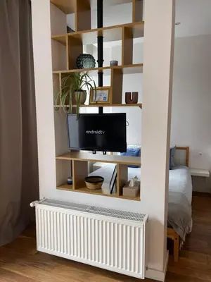 Telewizja i/lub zestaw kina domowego w obiekcie Studio w Centrum Warszawy ulica Chmielna - 500m od dworca Centralnego - by Good Sleeping