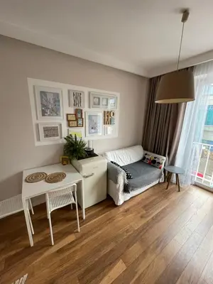 Część wypoczynkowa w obiekcie Studio w Centrum Warszawy ulica Chmielna - 500m od dworca Centralnego - by Good Sleeping