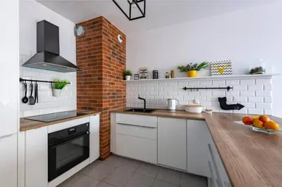 Kuchnia lub aneks kuchenny w obiekcie Woronicza 33B Prywatne mieszkanie z Prywatnym miejscem garazowym, oddzielną sypialnią i balkonem Samodzielne Zameldowanie!