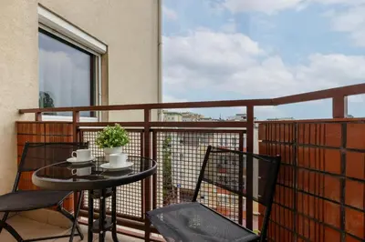 Balkon lub taras w obiekcie Cozy Apartment with Parking in Warsaw Ursus by Noclegi Renters