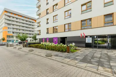 Budynek, w którym mieści się apartament