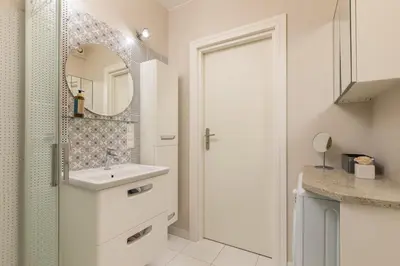 Łazienka w obiekcie Cosy Studio Nowy Świat Śródmieście by Noclegi Renters