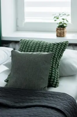 Łóżko lub łóżka w pokoju w obiekcie Heart of Warsaw Apartment Zielna by Noclegi Renters