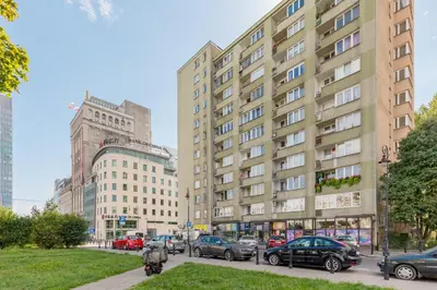 Budynek, w którym mieści się apartament