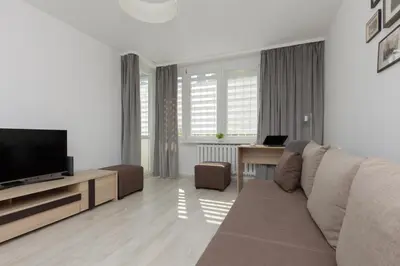 Telewizja i/lub zestaw kina domowego w obiekcie Heart of Warsaw Apartment Zielna by Noclegi Renters