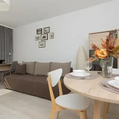 Heart of Warsaw Apartment Zielna by Noclegi Renters