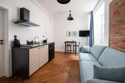 Kuchnia lub aneks kuchenny w obiekcie Metro Wileński Varsovia Studio #2 by BookingHost