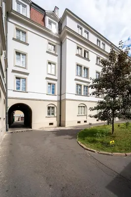 Budynek, w którym mieści się apartament