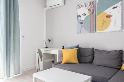 Część wypoczynkowa w obiekcie Praga Jagiellońska Comfort Studio by BookingHost
