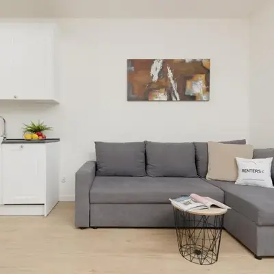 Modern Family Apartment with Parking by Noclegi Renters