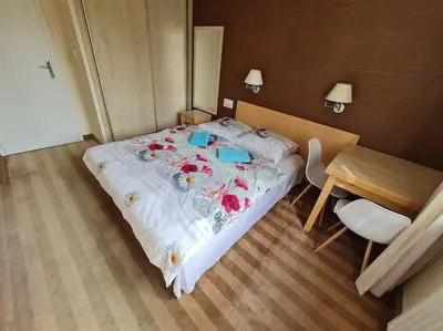 Łóżko lub łóżka w pokoju w obiekcie Fantastic Waw - Z6 Room - 103A