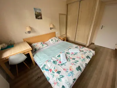 Łóżko lub łóżka w pokoju w obiekcie Fantastic Waw - Z6 Room - 203A