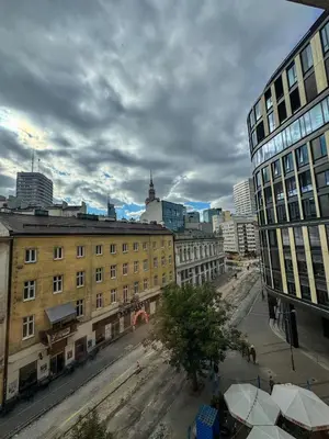 Widok na miasto Warszawa z tego apartamentu