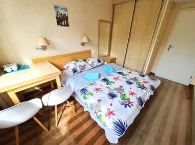 Łóżko lub łóżka w pokoju w obiekcie Fantastic Waw - Z6 Room - 503A