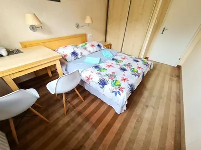 Łóżko lub łóżka w pokoju w obiekcie Fantastic Waw - Z6 Room - 702A