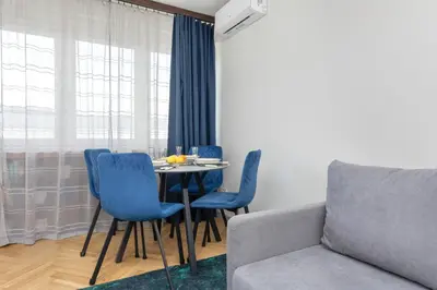 Część wypoczynkowa w obiekcie Cozy and Comfortable Wola Apartment by Noclegi Renters