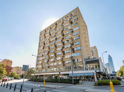 Budynek, w którym mieści się apartament