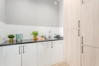 Kuchnia lub aneks kuchenny w obiekcie Warsaw City Expo Center Apartments