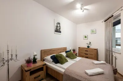 Łóżko lub łóżka w pokoju w obiekcie ShortStayPoland Marywilska (B137)