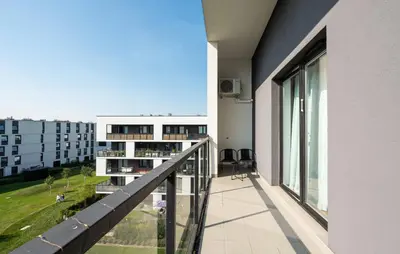 Balkon lub taras w obiekcie Wilanów 2-Bedroom Apartment by BookingHost