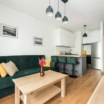 Praga Apartment with the View by BookingHost