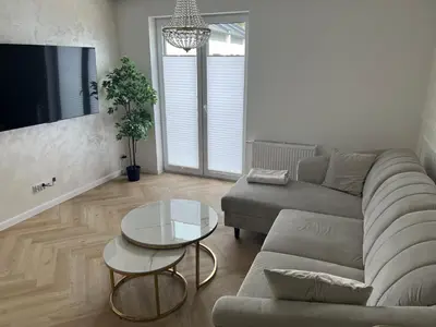Telewizja i/lub zestaw kina domowego w obiekcie New apartment next to Warsaw