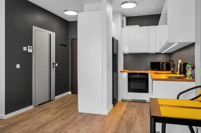 Kuchnia lub aneks kuchenny w obiekcie Lotnisko Chopina Modern Studio